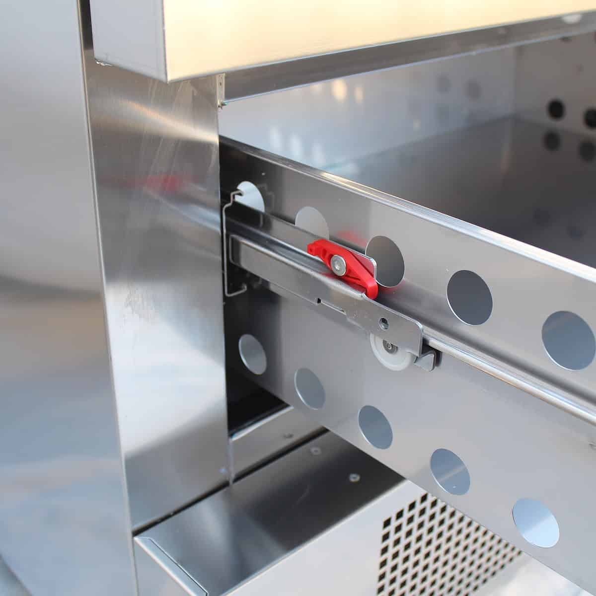 Chladící / mrazící podestavba CS2 4X 1/1GN 2 zásuvky