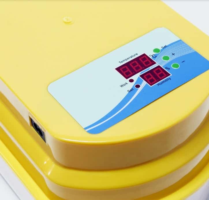 Inkubátor, automatická líheň na 12 vajec