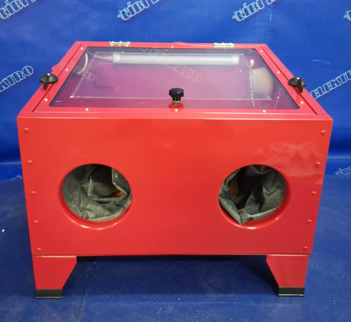 Pískovací box 90l včetně pískovací pistole